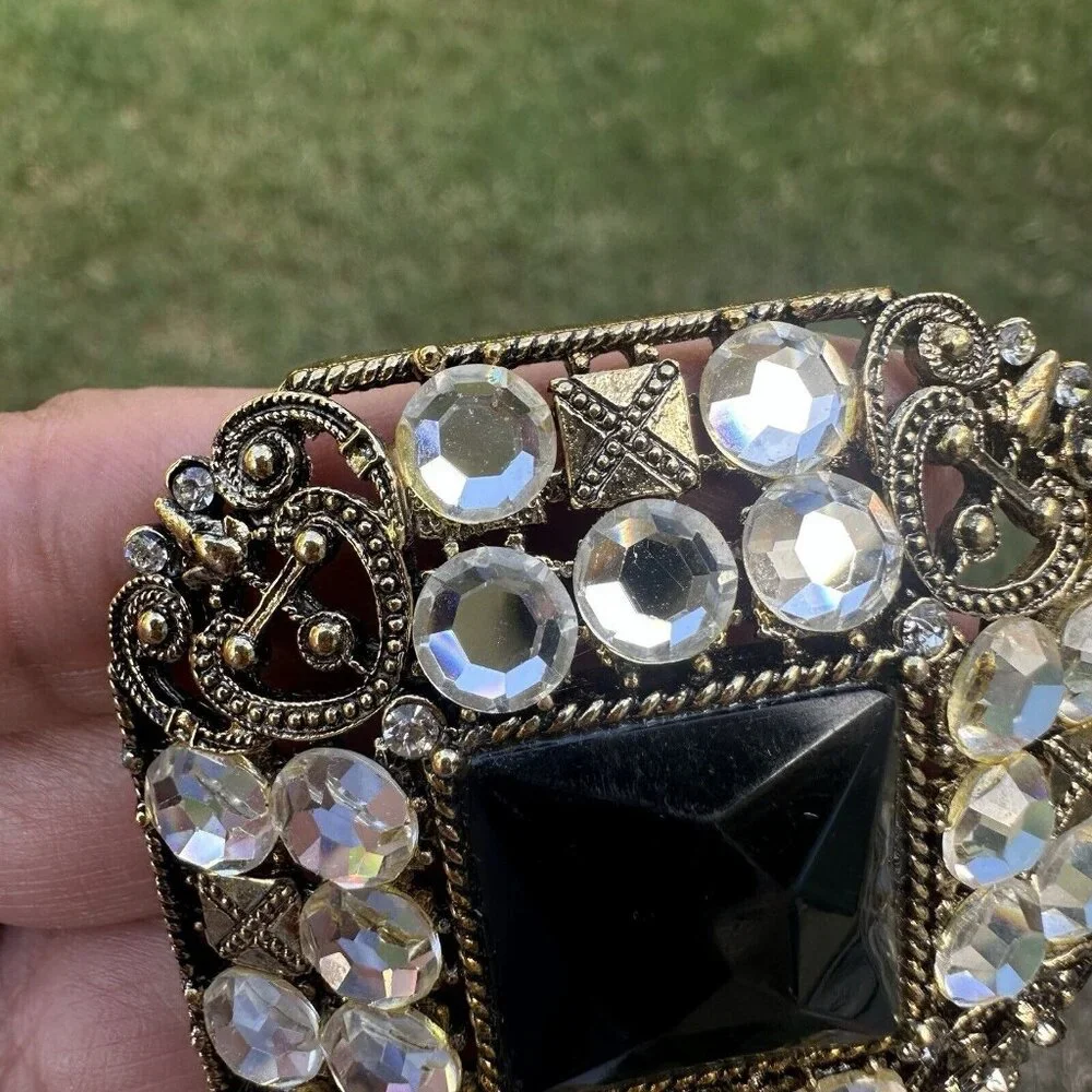 VTG Brooch Pin‎ 2 Inch Black Glass Cab Clear Rhinestones Gold Tone Filigree NWT